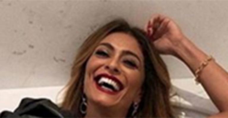 Juliana Paes se joga na banheira com sapato de grife de R$ 4.367 para foto de look do dia
