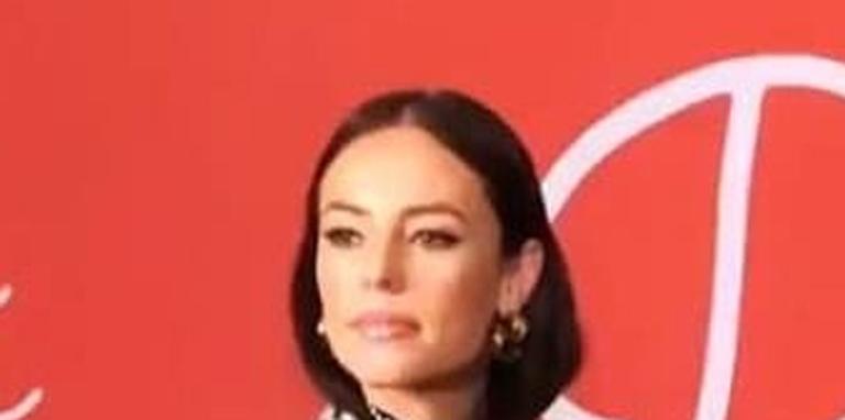 Paolla Oliveira surge com look super chique na festa de lançamento da próxima novela das 9