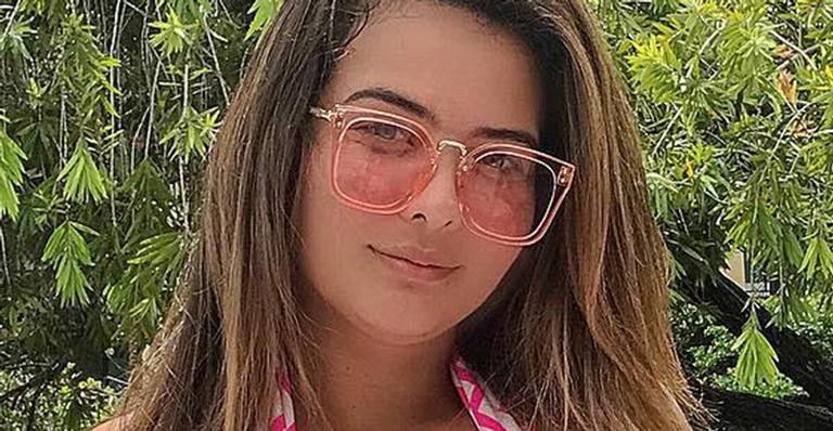 Geisy Arruda usa calcinha do biquíni no limite e eleva a temperatura com foto sexy
