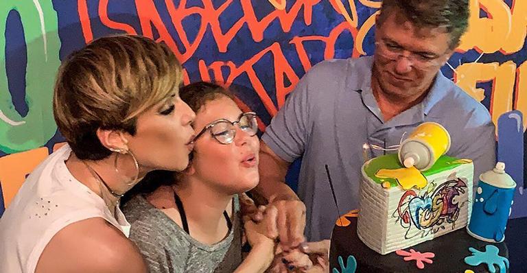Ana Furtado e Boninho celebram o aniversário de 12 anos da filha, Isabella