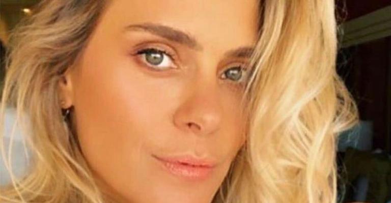 Carolina Dieckmann e o marido celebram 12 anos com clique romântico: “Beijo do sim”