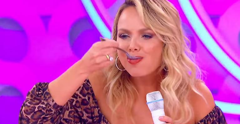 Eliana toma caldinho afrodisíaco em seu programa, clima esquenta e ela se anima
