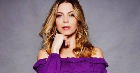 Sheila Mello encanta seguidores com foto de filha: “Fofa demais”