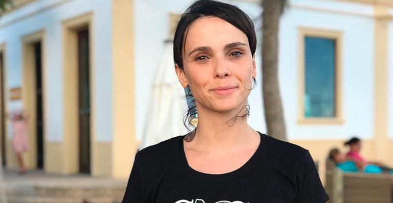 Débora Falabella sofre perseguição e entra na justiça para proteção