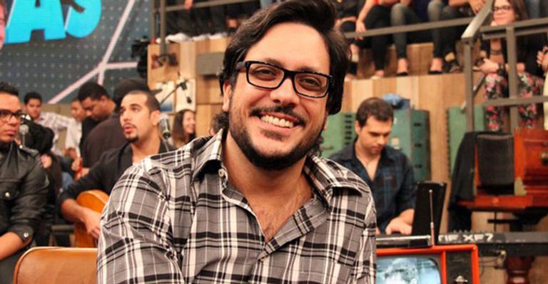Lucio Mauro Filho comove com mensagem para a mãe após a morte do pai