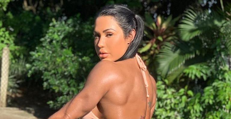 Fitness! Gracyanne Barbosa exibe ”bumbum na nuca” ao andar de bicicleta