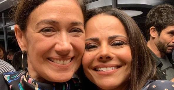 Lilia Cabral compartilha clique ao lado de Viviane Araújo e se declara: “Sou sua fã”
