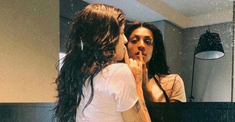 De fio dental, Pabllo Vittar empina o bumbum em clique e causa comoção nos fãs