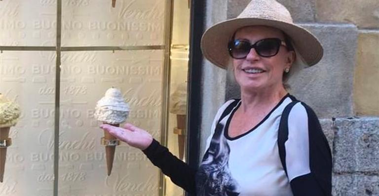 Feliz da vida, Ana Maria Braga lembra viagem à Itália