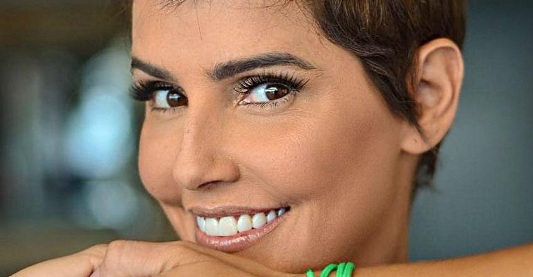 Deborah Secco se mostra ansiosa para ver Juliana Paes em nova novela: “Arrasa”