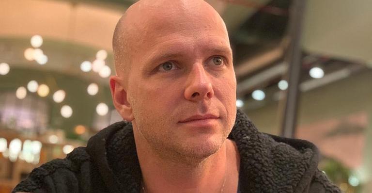 Em clique, Fernando Scherer posa com as filhas e desabafa: ”Me perdoo”