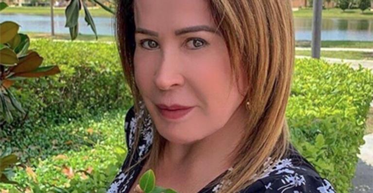 Em raro clique, Zilu Camargo surge coladinha no namorado e fãs alfinetam seu ex, Zezé di Camargo