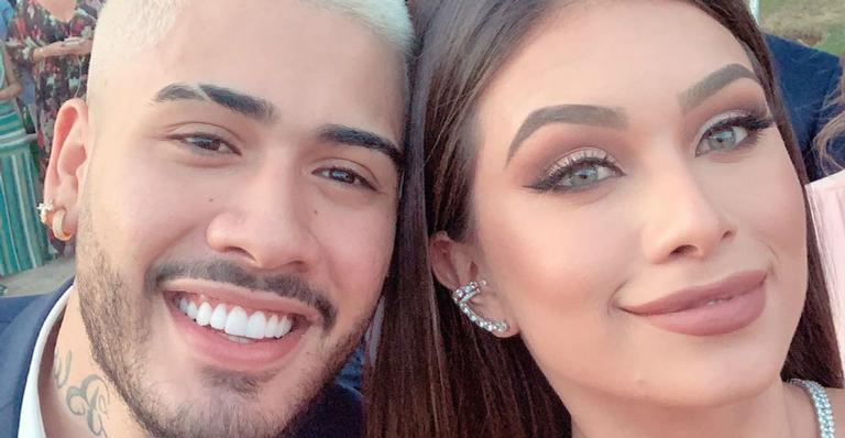 Kevinho e Flavia Pavanelli surgem de mãos dadas no casamento de Carlinhos Maia