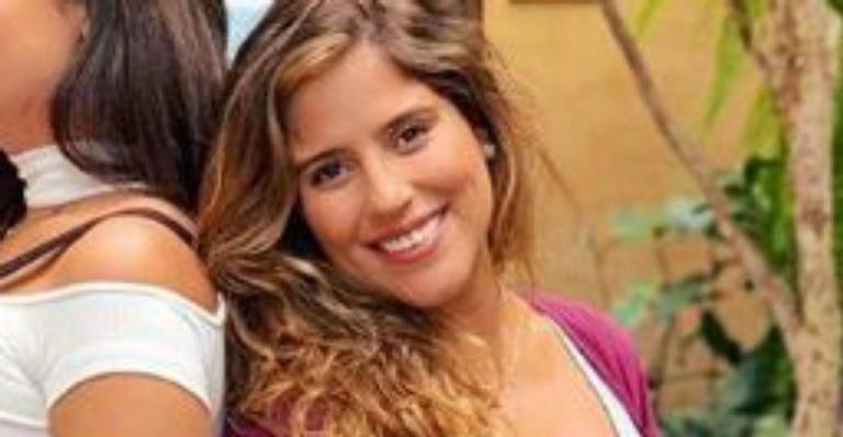 Camilla Camargo mostra barrigão de seis meses e revela quantos quilos ganhou
