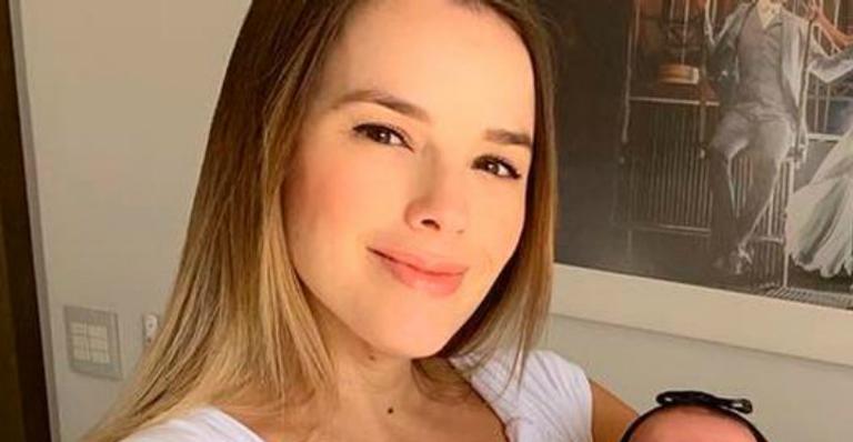 Nas redes, Thaeme encanta fãs ao exibir clique fofo com Liz: ”Minha pequena”