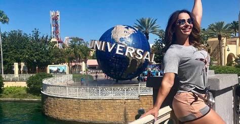 Após término de novela; Viviane Araújo viaja para Orlando