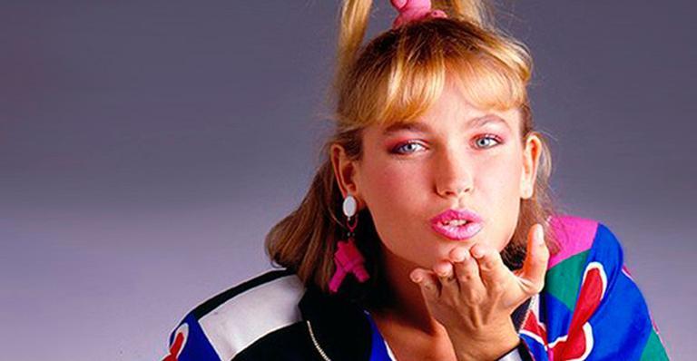 Xuxa volta aos anos 80 em clique ostentando look ousado