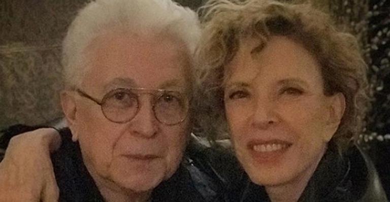 Marília Gabriela posa com Aguinaldo Silva e reitera admiração: ”Sacudindo a poeira”