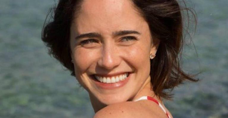 Fernanda Vasconcellos adota corte de cabelo ousado e impressiona seguidores
