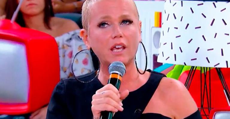 Xuxa choca ao falar do primeiro beijo de Sasha Meneghel: ”Eu que forcei”