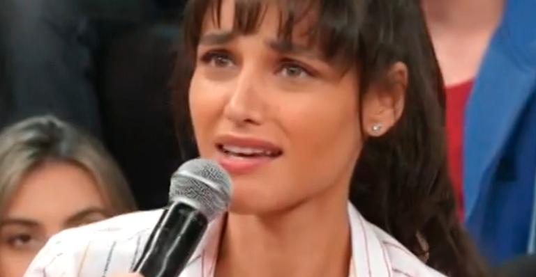 Débora Nascimento fala sobre a vida de solteira: ”Não é um homem que nos define”