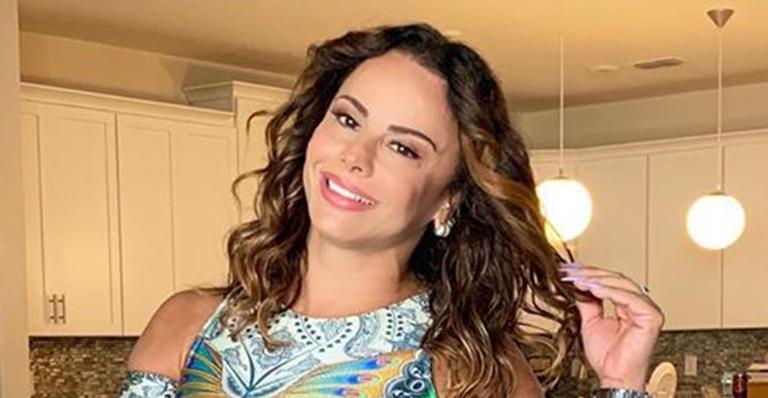 Aos 44 anos, Viviane Araújo arranca suspiros dos seguidores em clique de biquíni