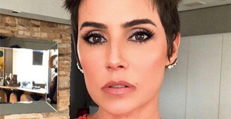 Deborah Secco é internada em hospital de São Paulo