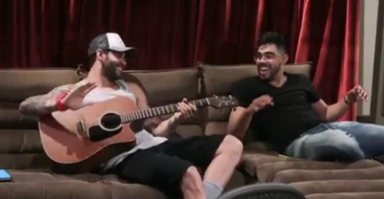 Gusttavo Lima compartilha momento tocante com Gabriel Diniz e se declara: ”Infinita bondade”