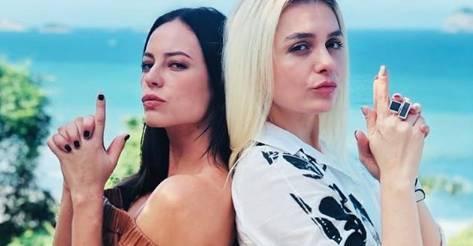 Mônica Iozzi comemora parceria com Paolla Oliveira: “Dias felizes”