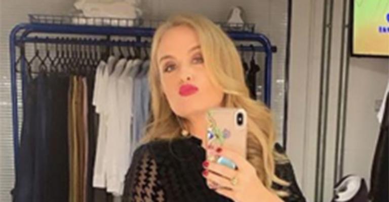 Angélica usa look com transparência e o marido se derrete: ‘Gata!’
