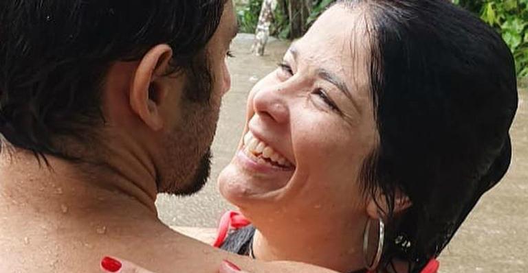 Samara Felippo faz rara declaração para o namorado: ”Amo tudo com você”