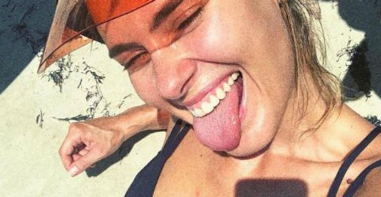 Carolina Dieckmann impressiona seguidores com abdômen poderoso: ”Perfeição”