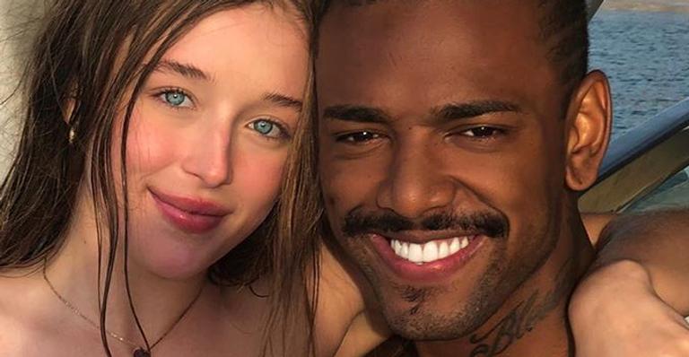 Nego do Borel pede atriz de ‘Malhação’ em casamento: ”Minha vida mudou”