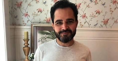 Gêmeas de Luciano Camargo roubam cena ao surgirem vestidas de caipiras