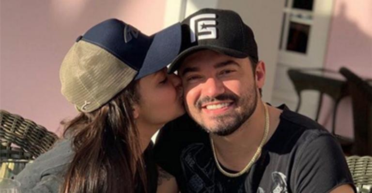 Maiara e Fernando trocam juras de amor em fotos românticas