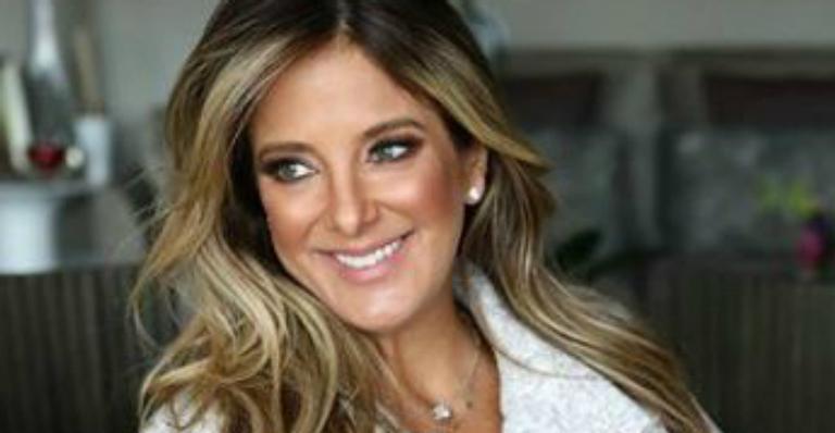Ticiane Pinheiro celebra gestação com clique do barrigão e carinho da filha, Rafaella