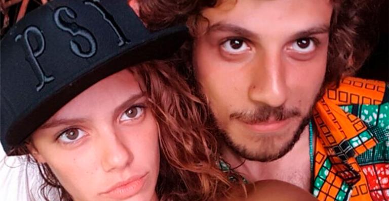 Laura Neiva e Chay Suede trocam declaração de amor nas redes sociais