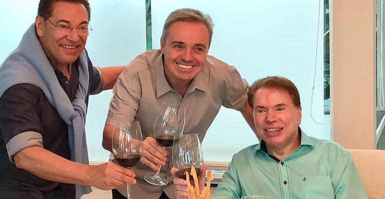 Gugu Liberato mostra almoço com Silvio Santos em sua casa