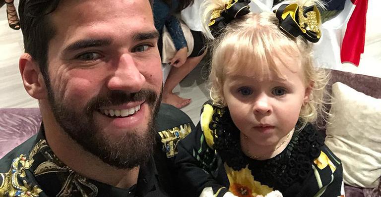 Goleiro gato da seleção brasileira festeja o nascimento do segundo filho
