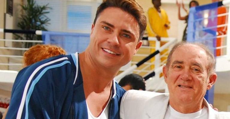 Ex-Turma do Didi, Marcelo Augusto surge com o namorado em viagem divertida