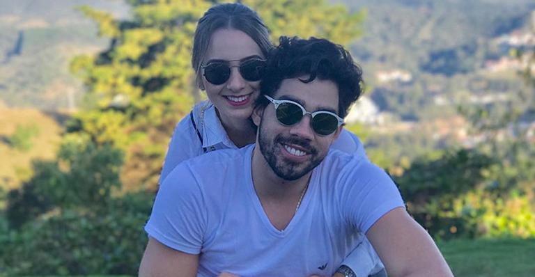 Namorada de Gabriel Diniz desabafa em foto de voo: ‘Tudo tão estranho’
