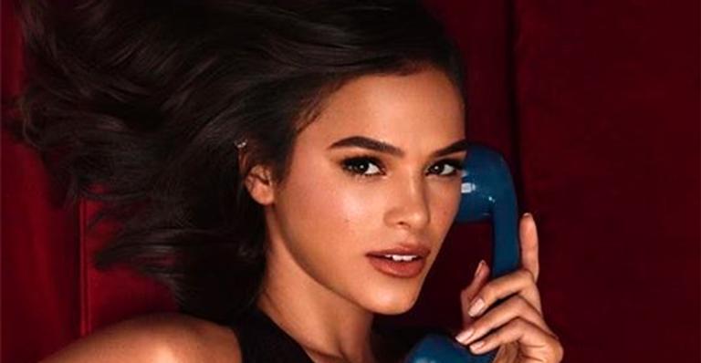 Bruna Marquezine surge de lingerie em ensaio ousado e diz: ”Quer namorar comigo?”