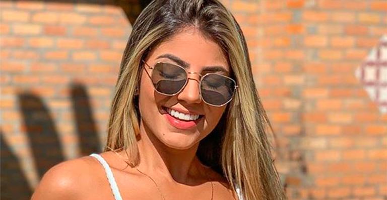De biquíni, ex-BBB Hariany Almeida arranca suspiros nas redes sociais