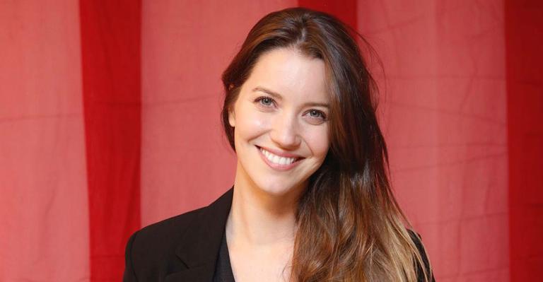 Em momento raro, Nathalia Dill compartilha foto de sua mãe e comemora: ‘Orgulho’