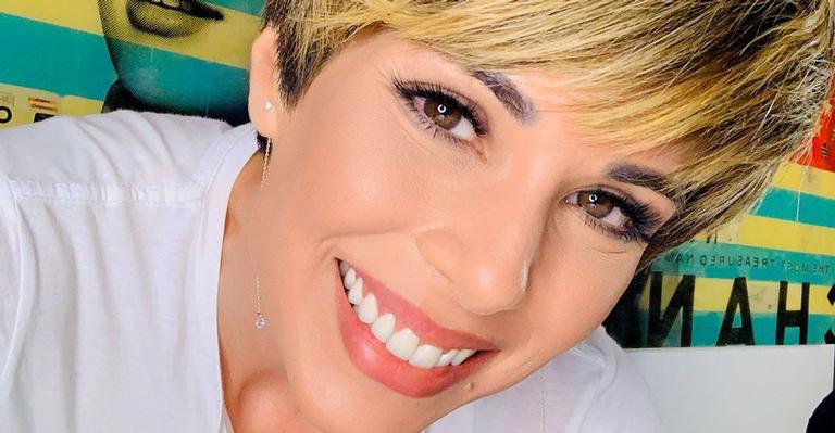 Ana Furtado comemora muito a vitória do Brasil na Copa do Mundo de Futebol Feminino