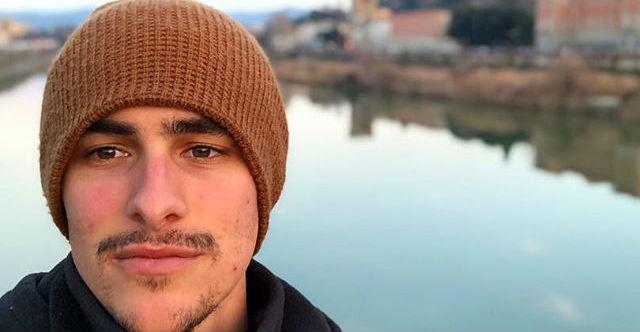 Bruno Montaleone celebra mais um ano vida com foto seminu: “Vividos com muito amor”