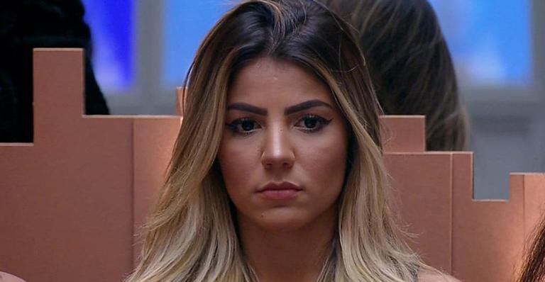 Ex-BBB Hariany deixa rede social após ser atacada por internauta