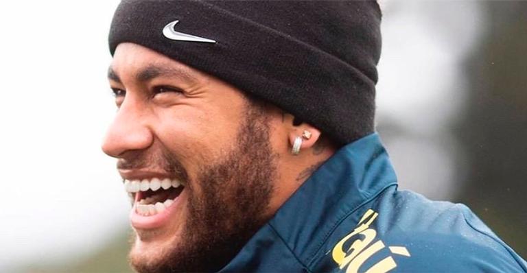 Após polêmica, Neymar se encanta e passa a seguir modelo da Copa América
