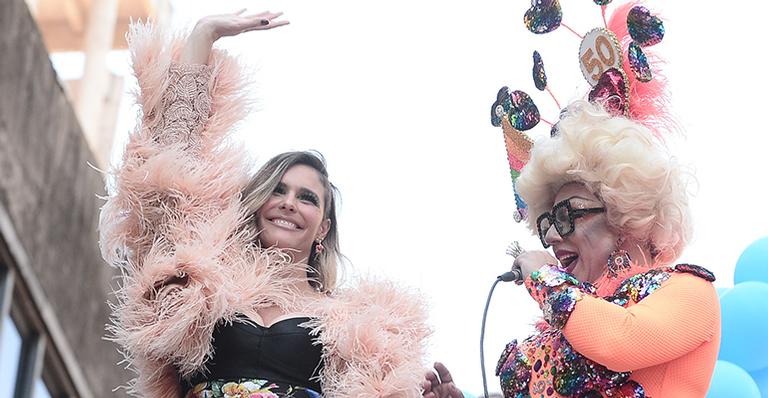 Grávida, Fernanda Lima exibe o barrigão na Parada LGBT de São Paulo