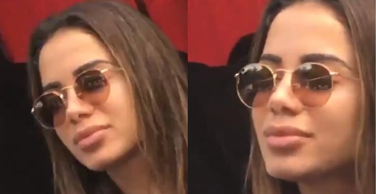 Anitta rebate críticas após encontro com fãs: ”Desisto”